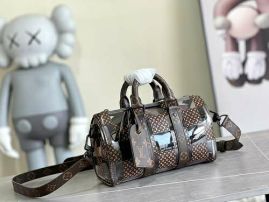 Picture of LV Mens Bags _SKUfw123220981fw